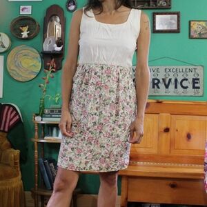 VINTAGE COTTAGECORE DRESS WITH FLOWERS SLEEVELESS TANK SMALL 90S VIBE VIRGO